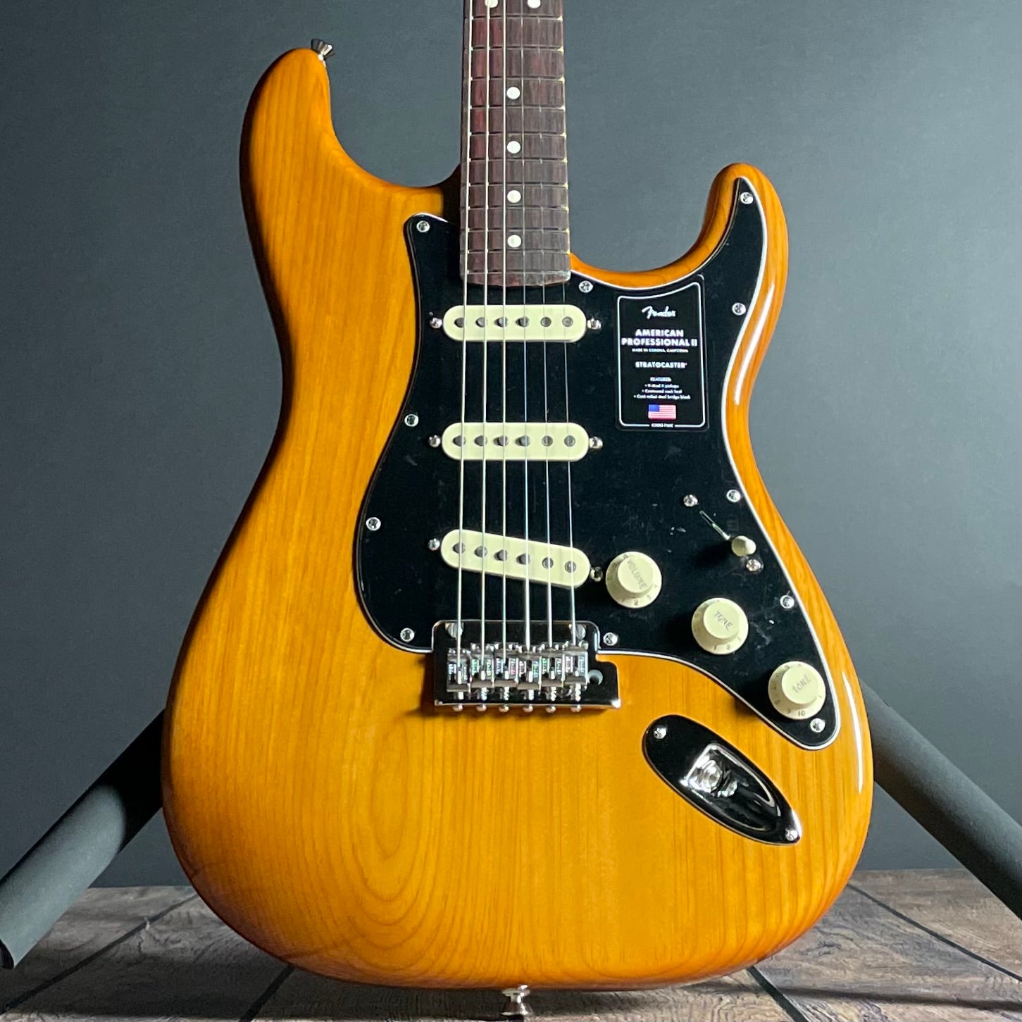 Fender American Professional II Stratocaster, Rosewood- Roasted Pine (7lbs 8oz)