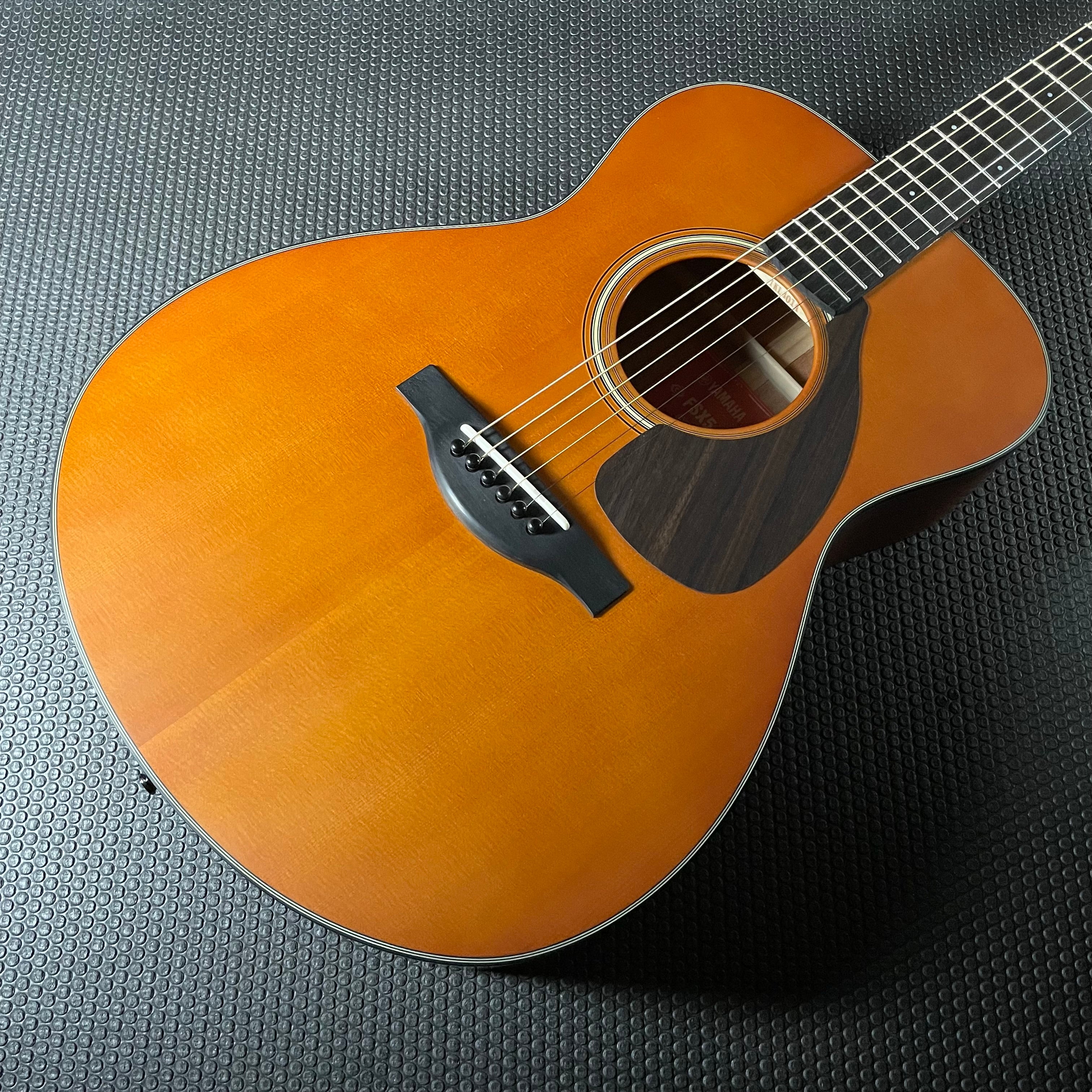 Yamaha FSX5 Red Label Concert Acoustic - Satin Natural