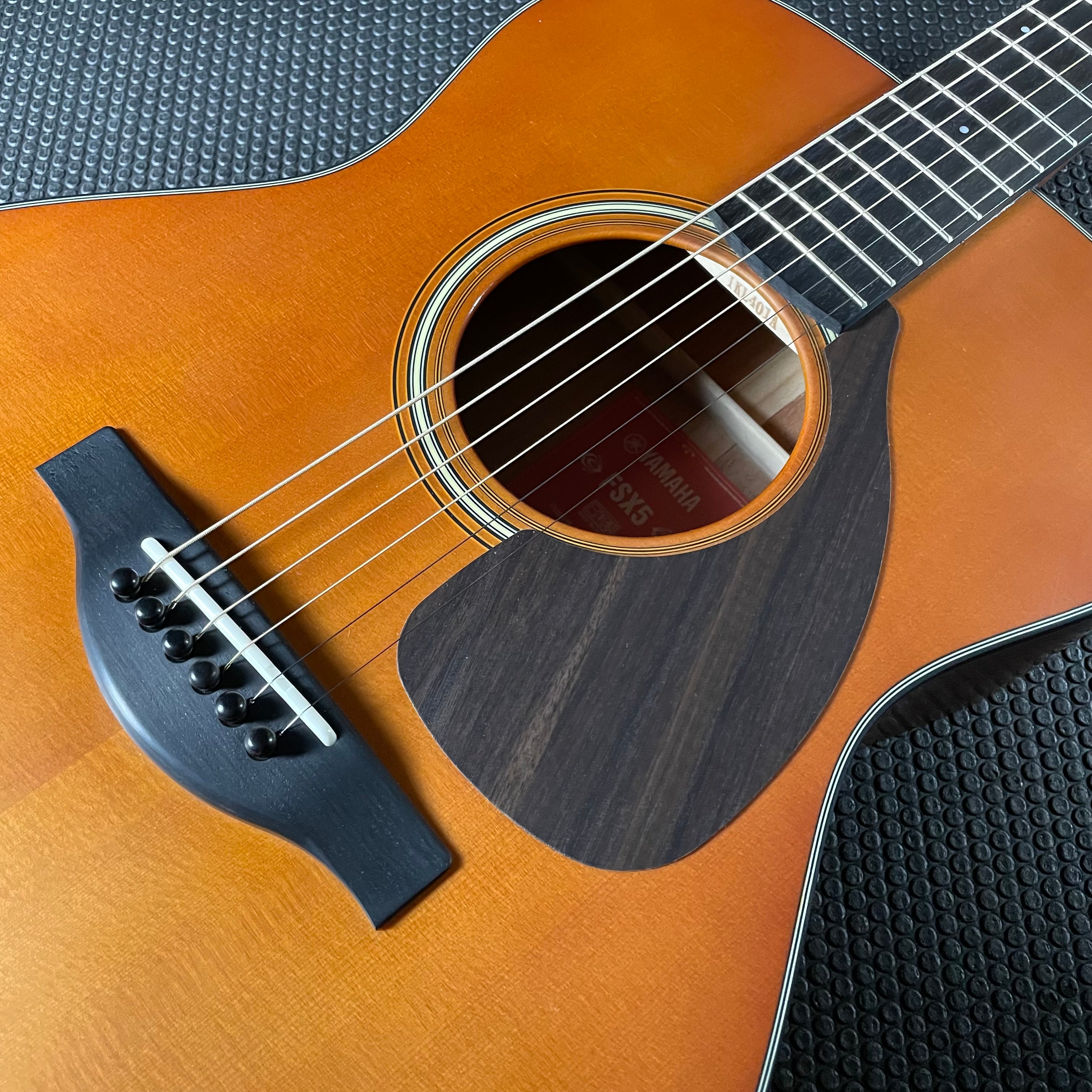 Yamaha FSX5 Red Label Concert Acoustic - Satin Natural