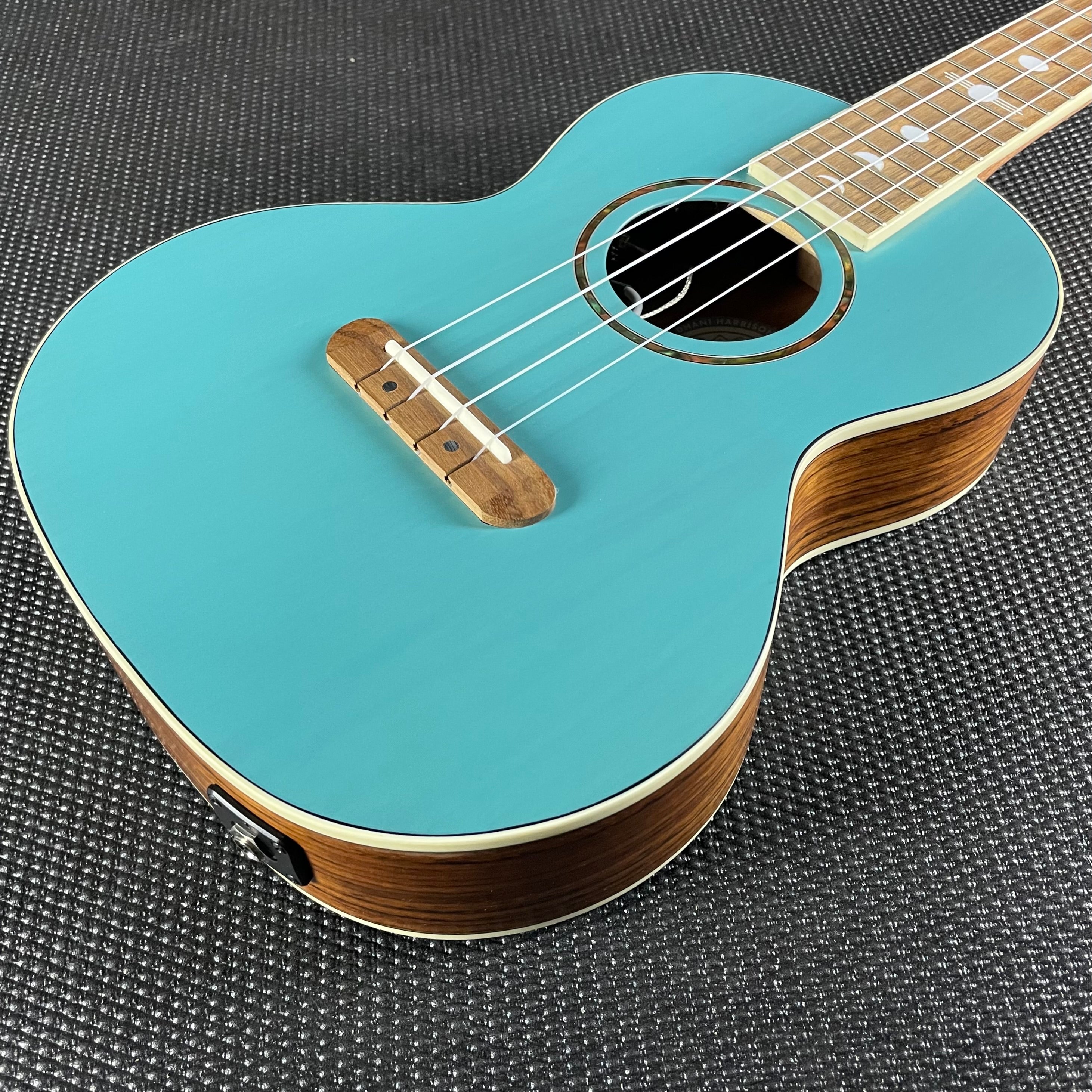 Fender Dani Harrison Tenor Ukulele- Turquoise - Metronome Music Inc.