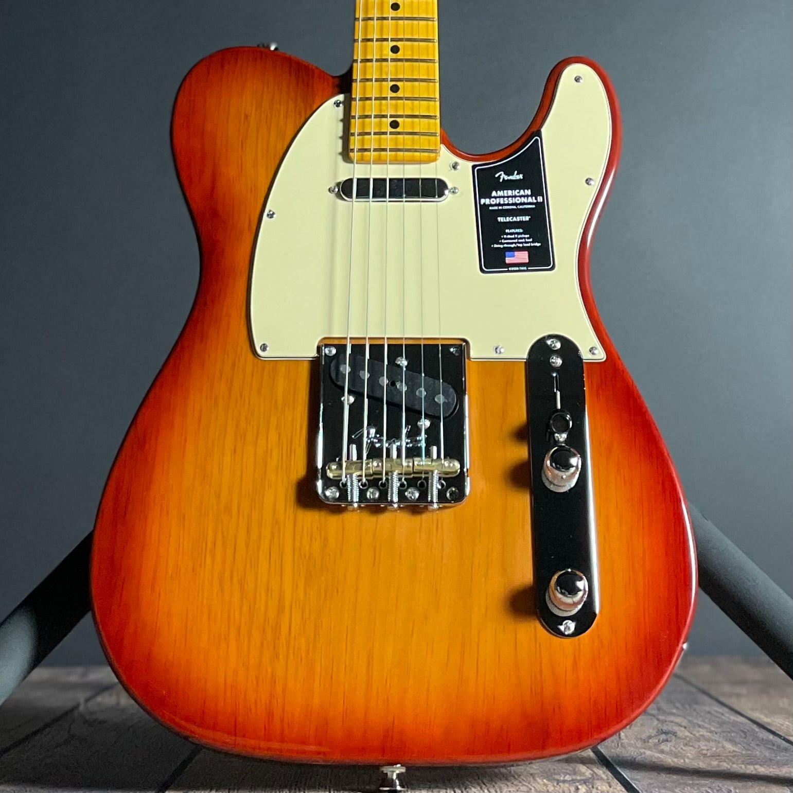 Fender American Professional II Telecaster, Maple- Sienna Sunburst (7lbs 5oz)