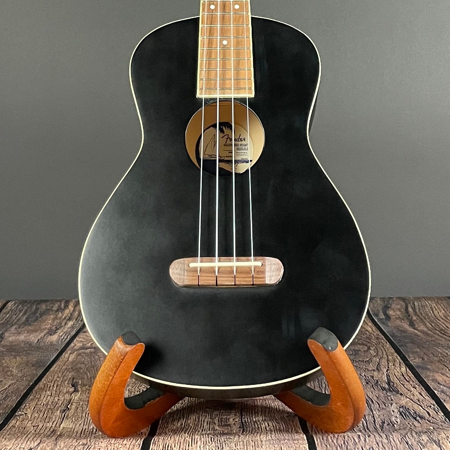 Fender Avalon Tenor Ukulele- Black - Metronome Music Inc.