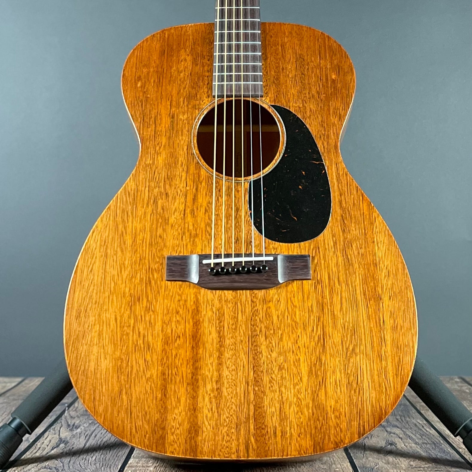 Martin 00-15M w/Soft Shell Bag - Satin Mahogany