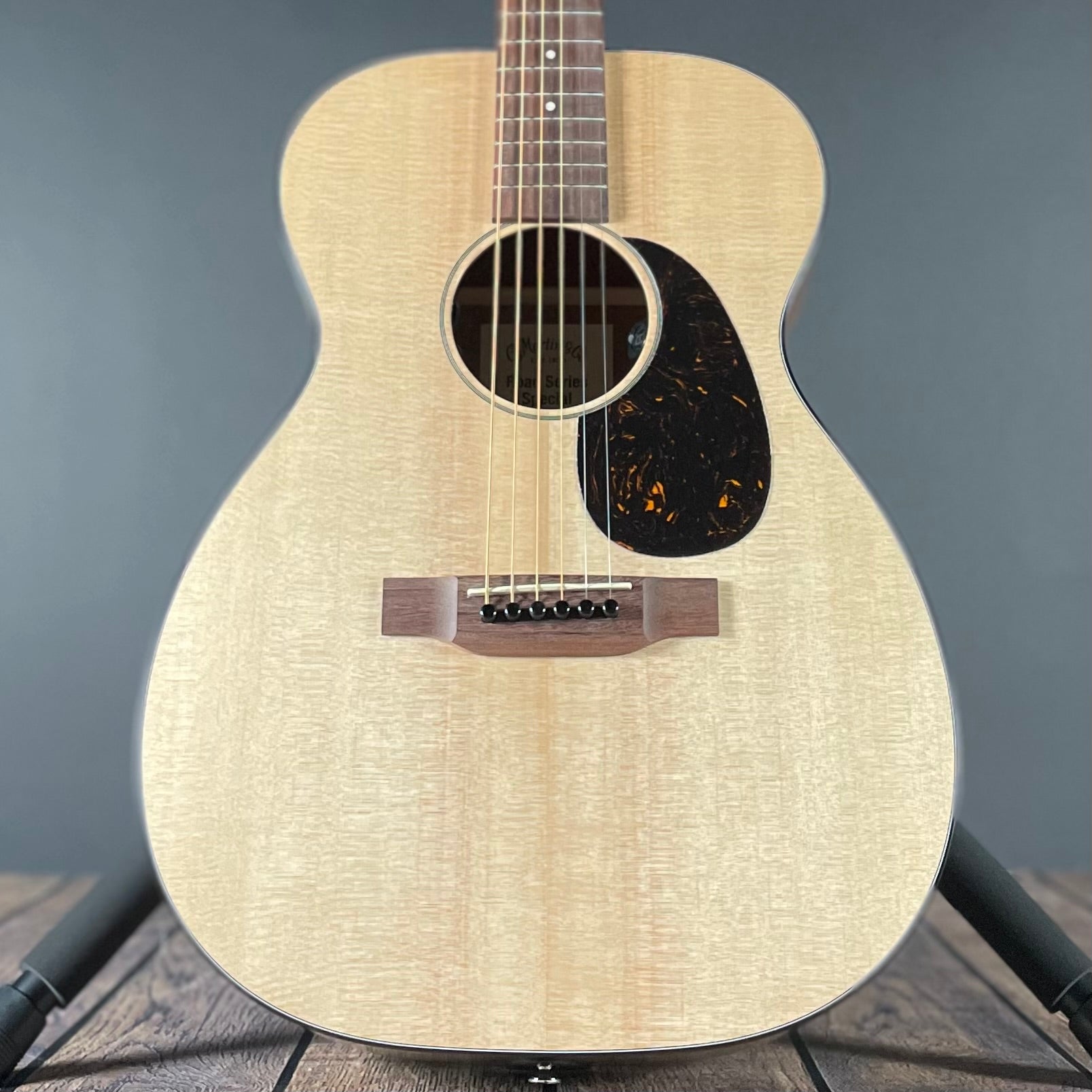 Martin Road Series Special 00-10E Grand Concert w/Softshell Case - Natural