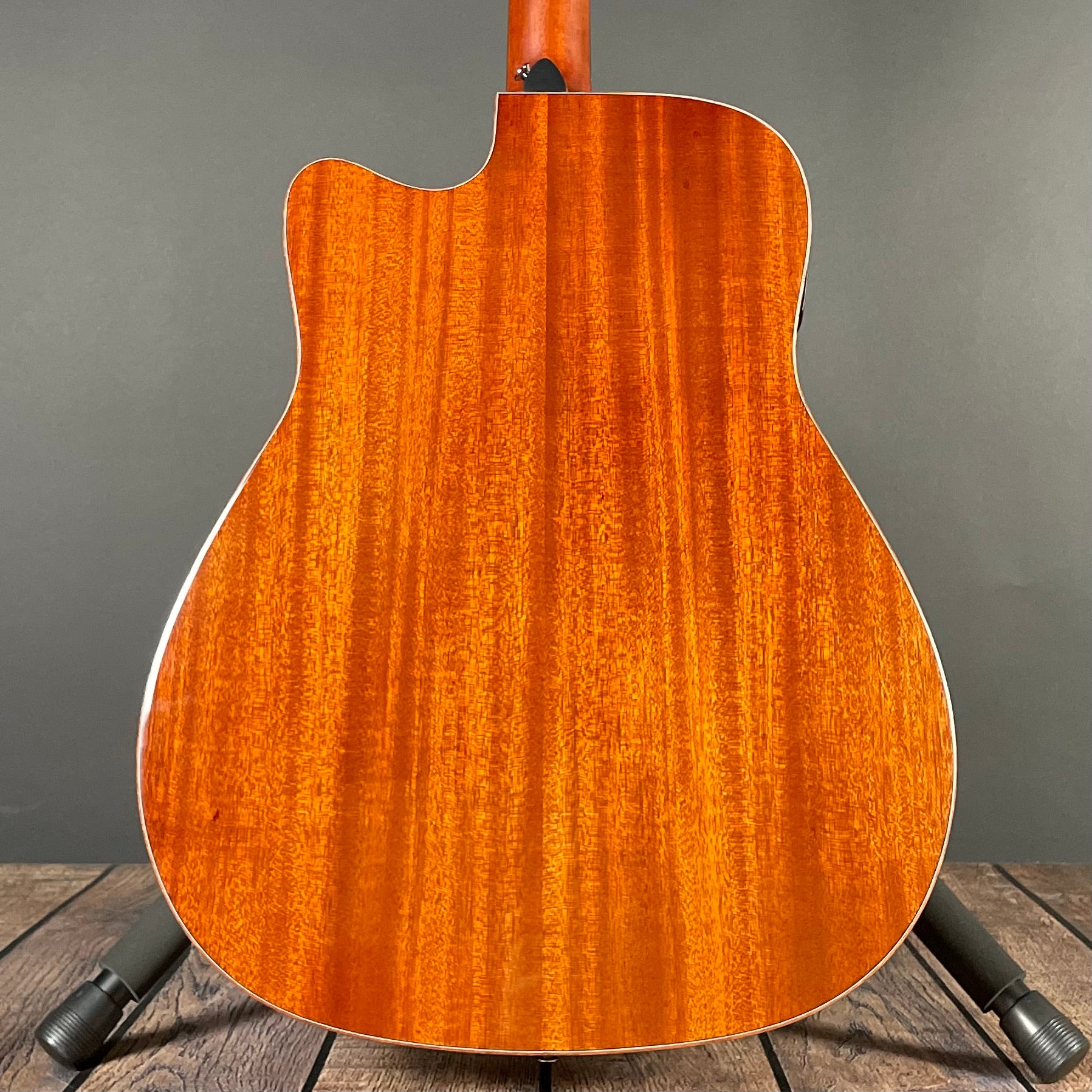 Yamaha A1M Western Cutaway, Mahogany - Tobacco Brown Sunburst