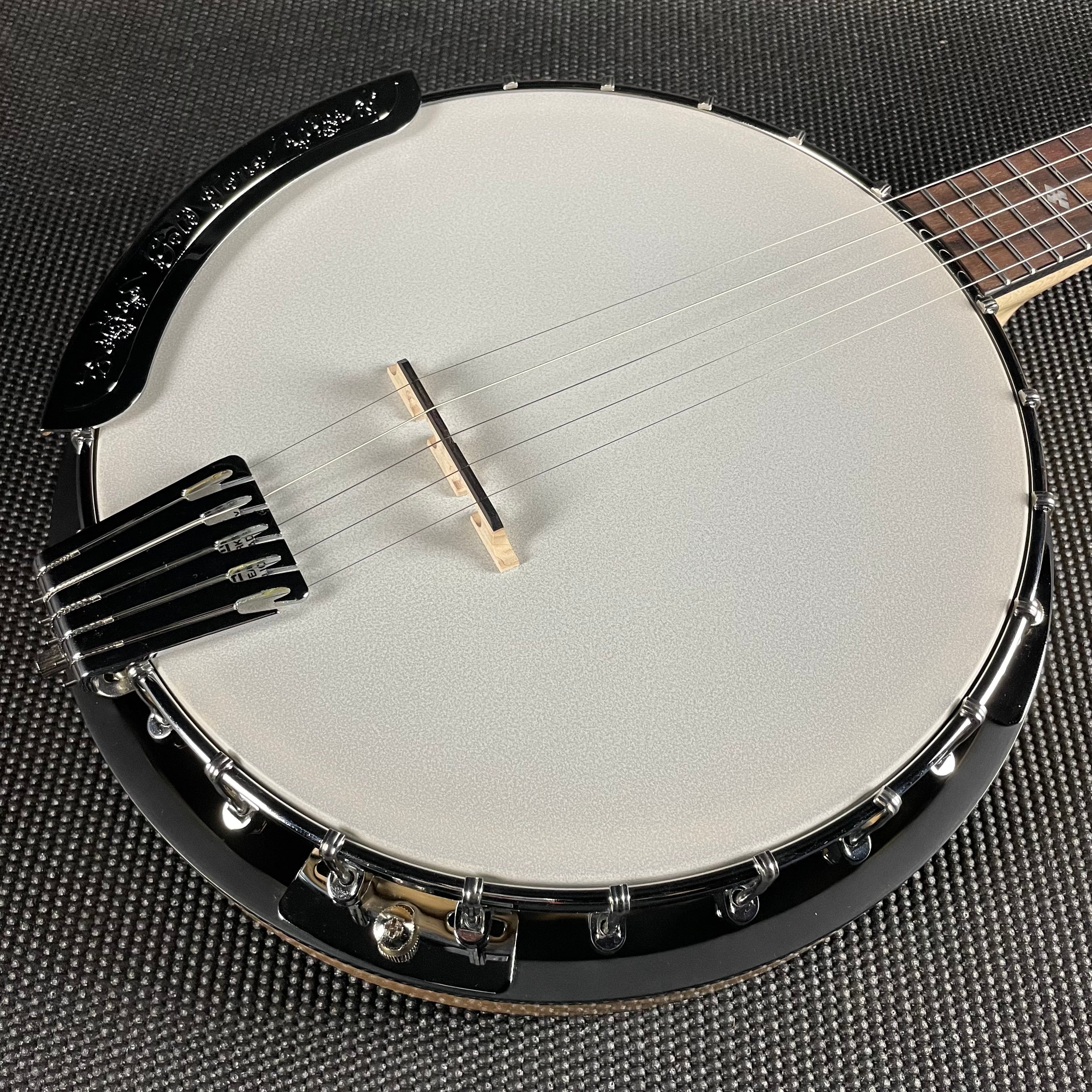 Gold Tone CC-100R: Cripple Creek Resonator Banjo with Gig Bag - Metronome Music Inc.