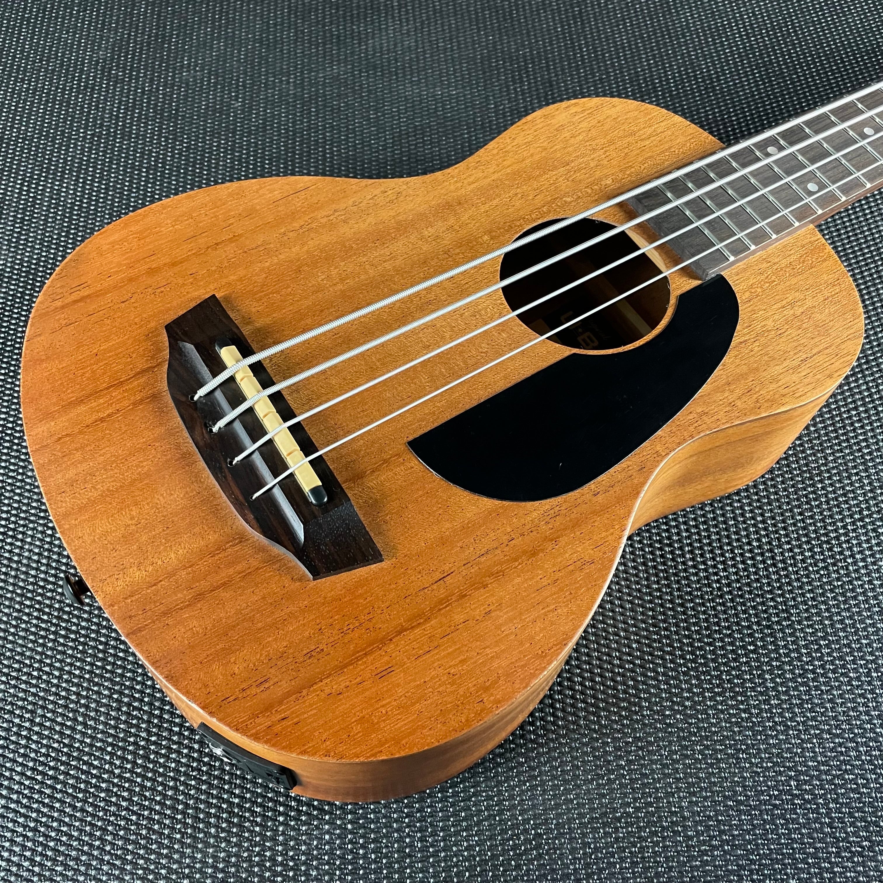 Kala Bakithi Kumalo Signature Acoustic-Electric U•BASS - Metronome Music Inc.