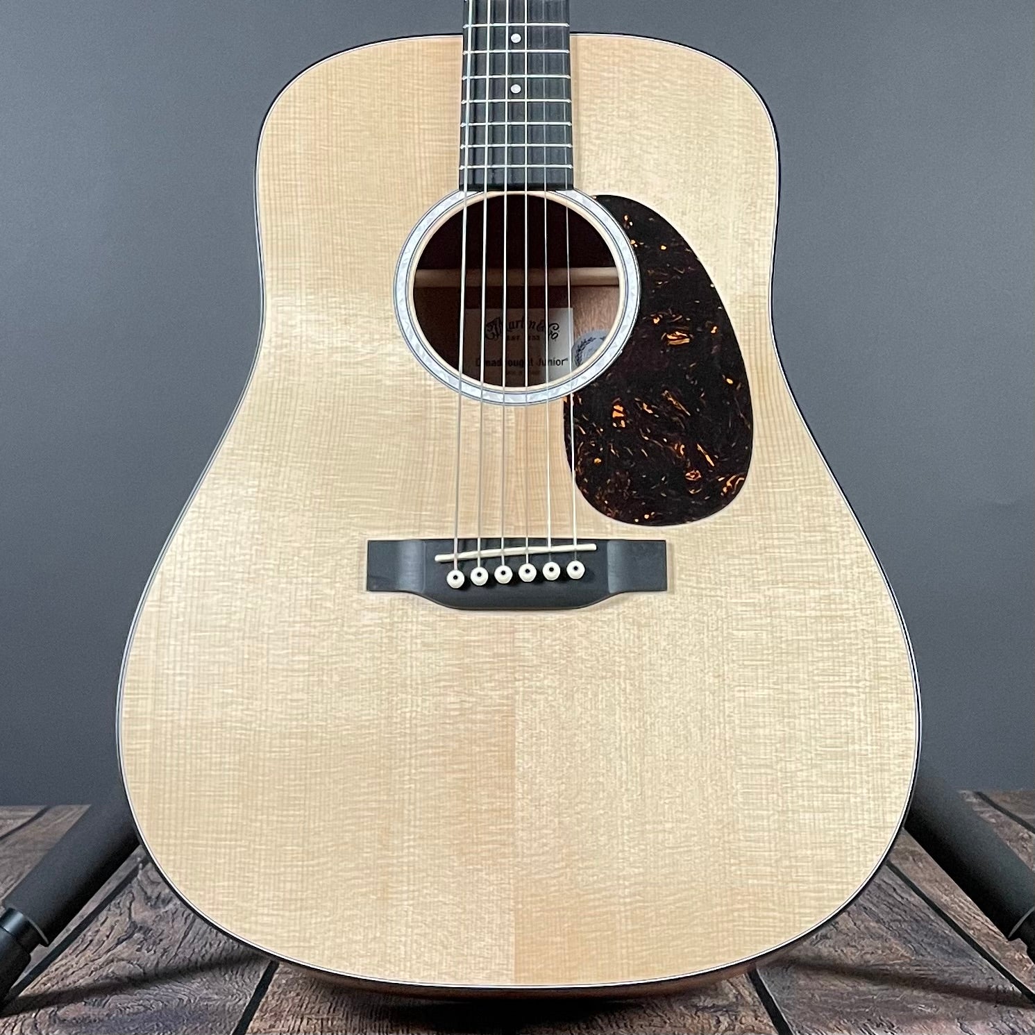 Martin DJr-10 Dreadnought Junior w/Bag - Natural