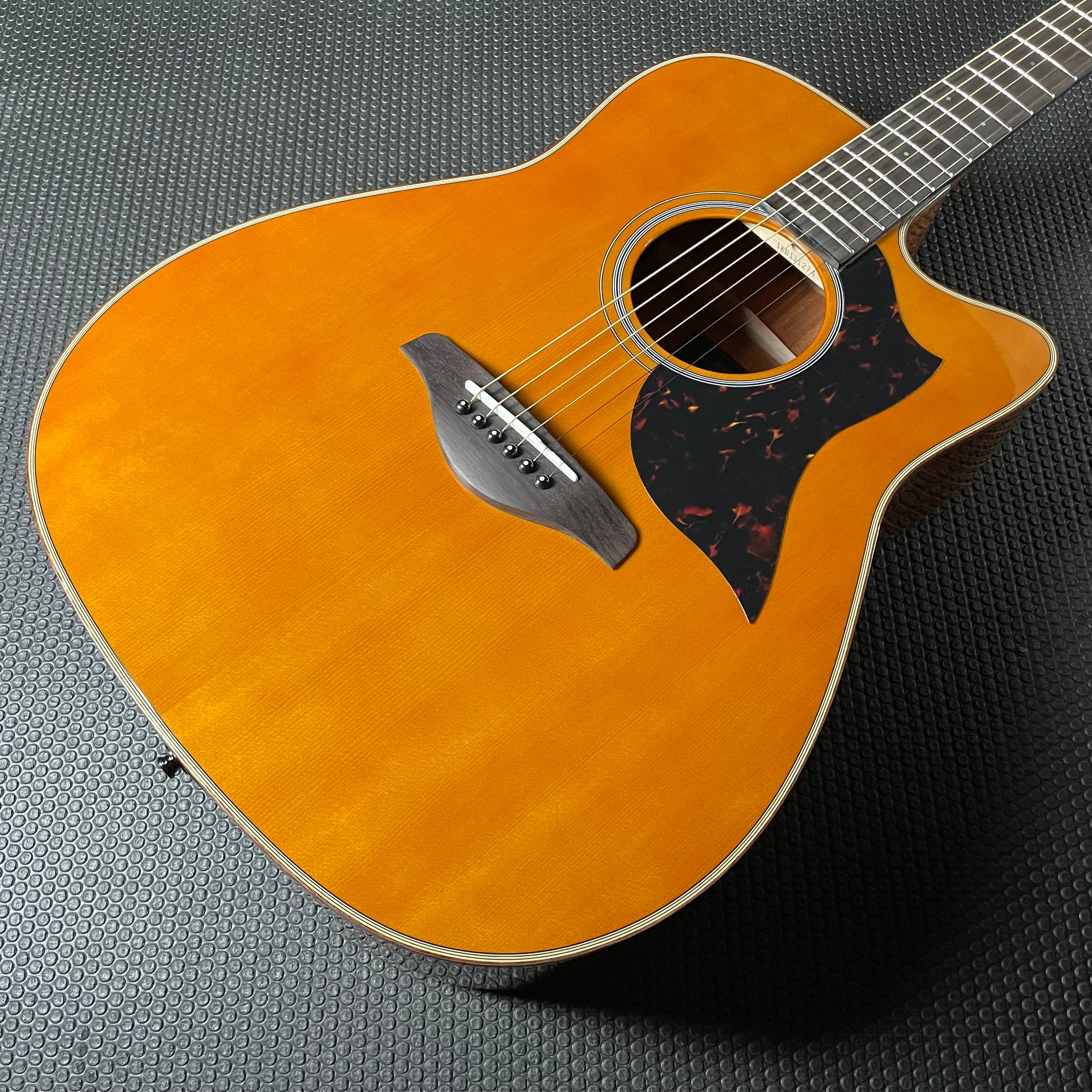 Yamaha A1M Western Cutaway, Mahogany - Vintage