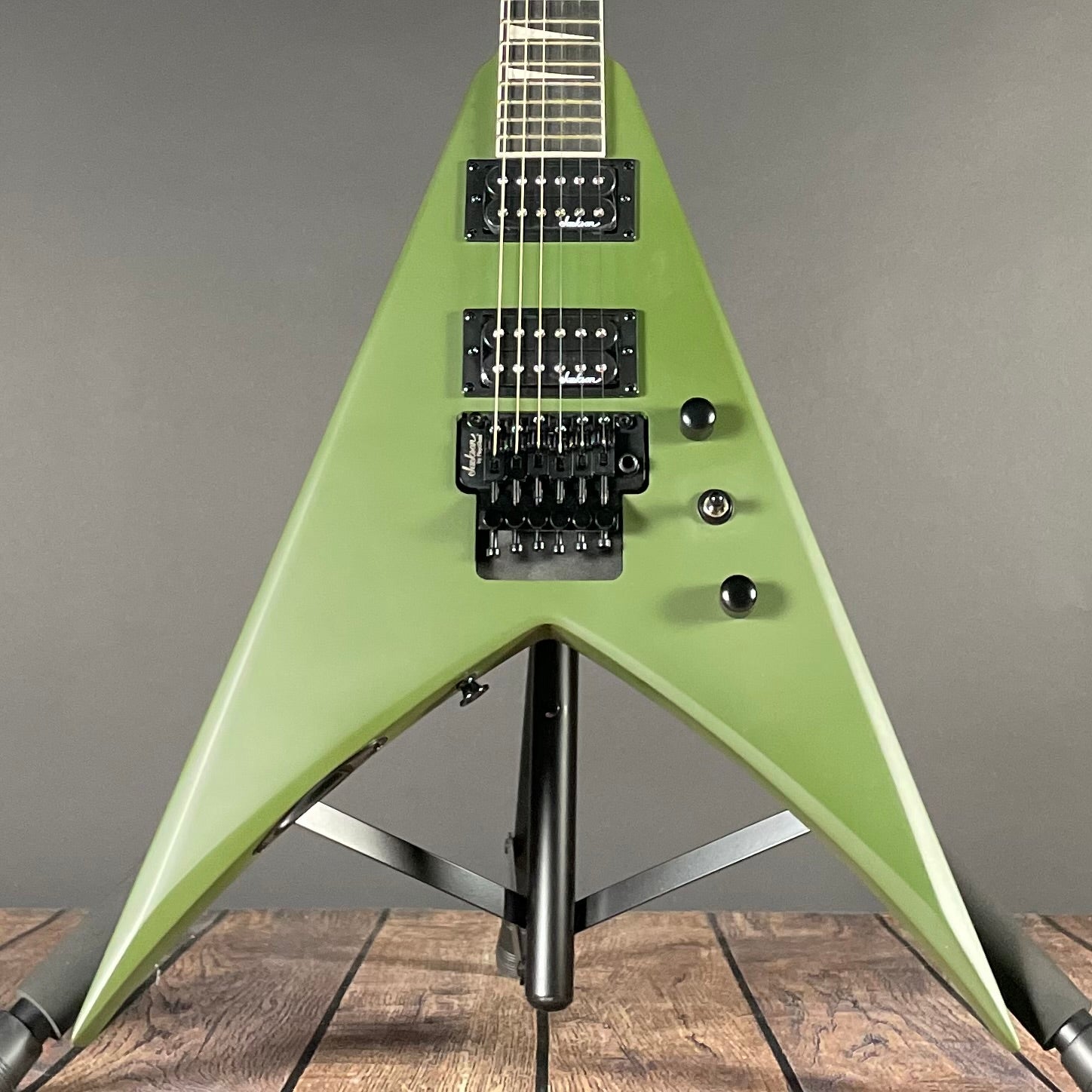 Jackson JS Series King V JS32, Amaranth- Matte Army Drab (6lbs 10oz)