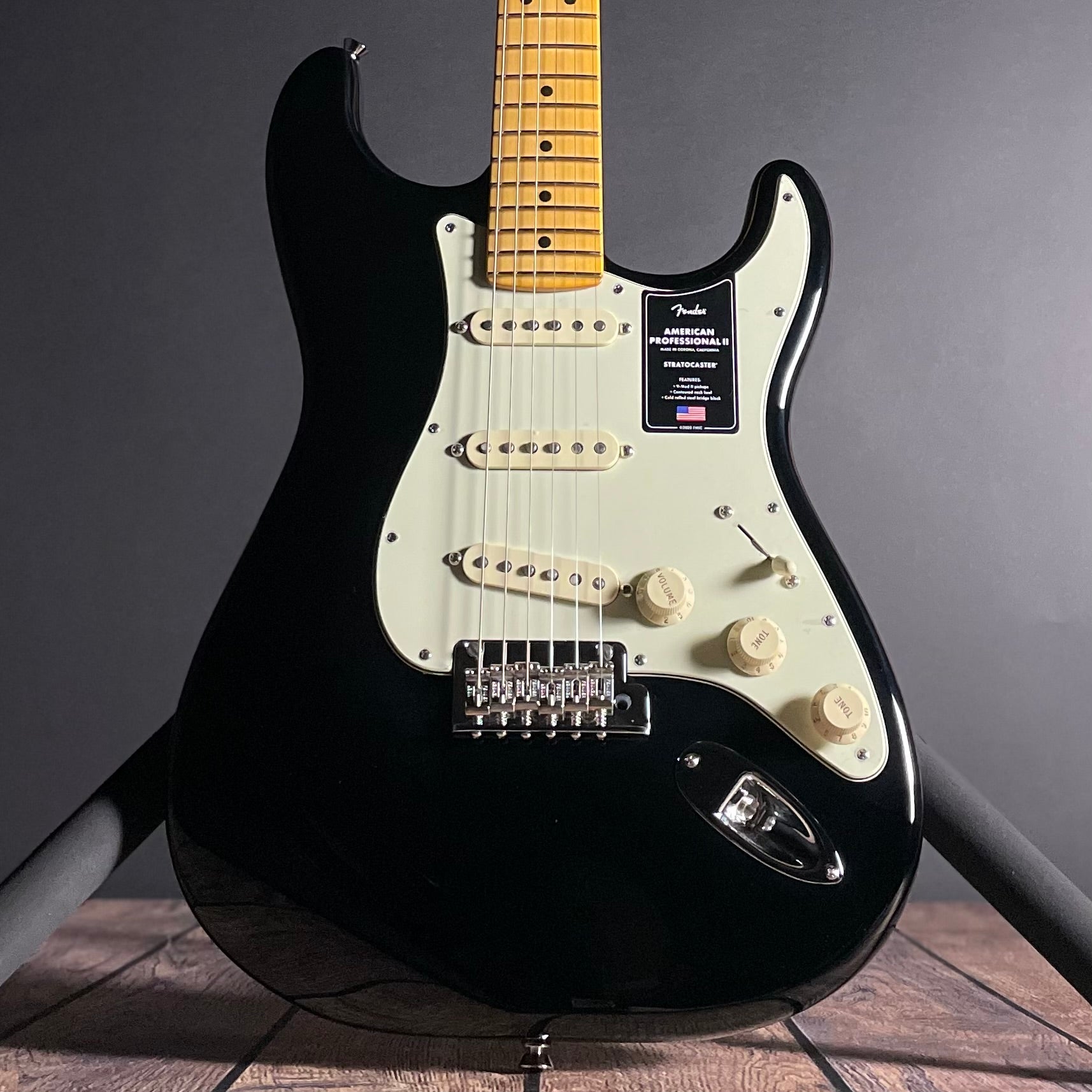 Fender American Professional II Stratocaster, Maple- Black (8lbs 1oz)