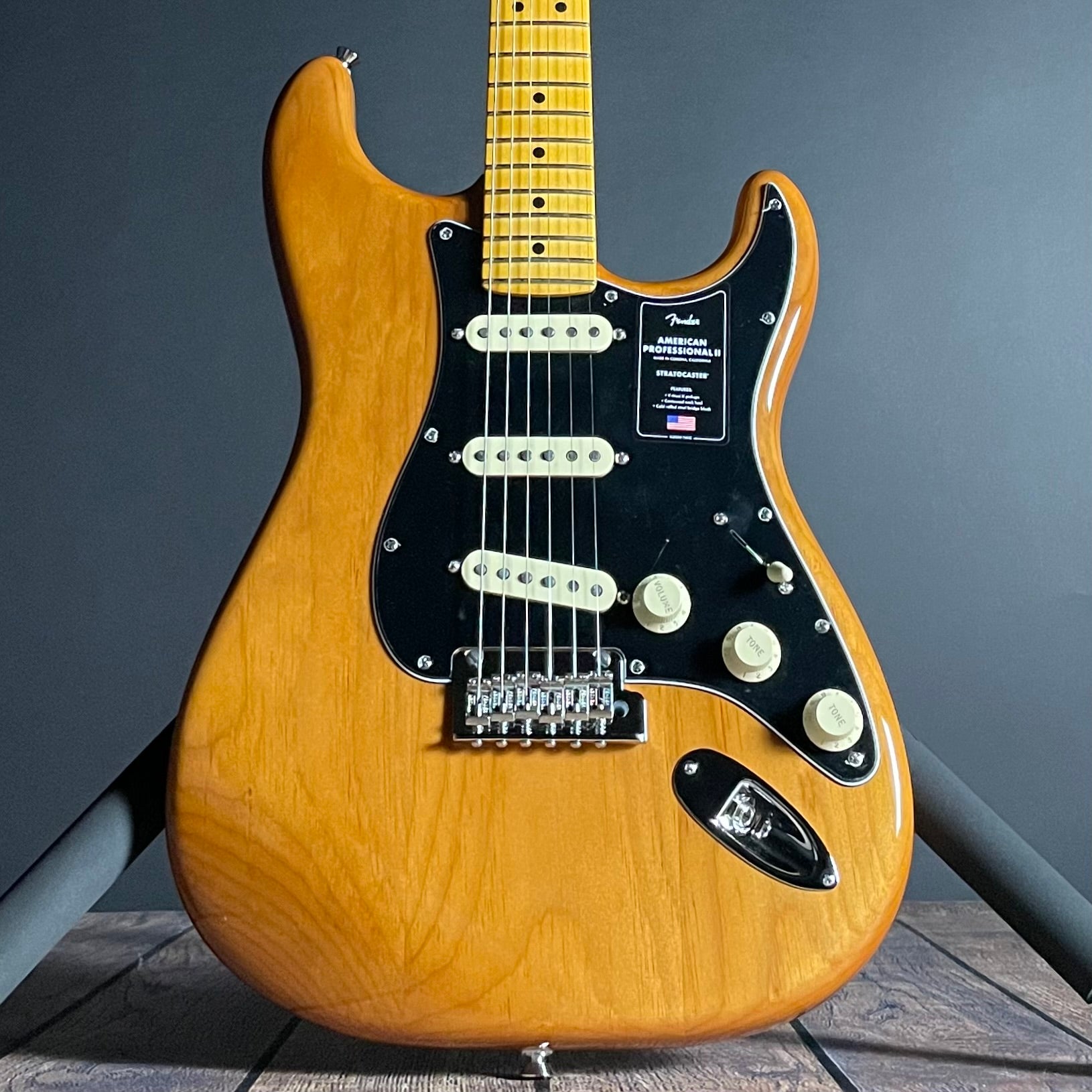 Fender American Professional II Stratocaster, Maple- Roasted Pine (7lbs 2oz)