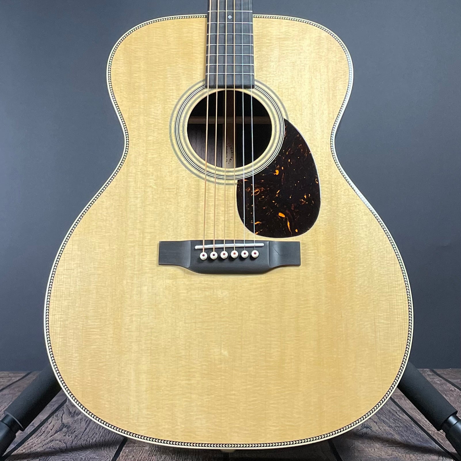 Martin Standard Series OM-28 w/Hardshell Case, Rosewood