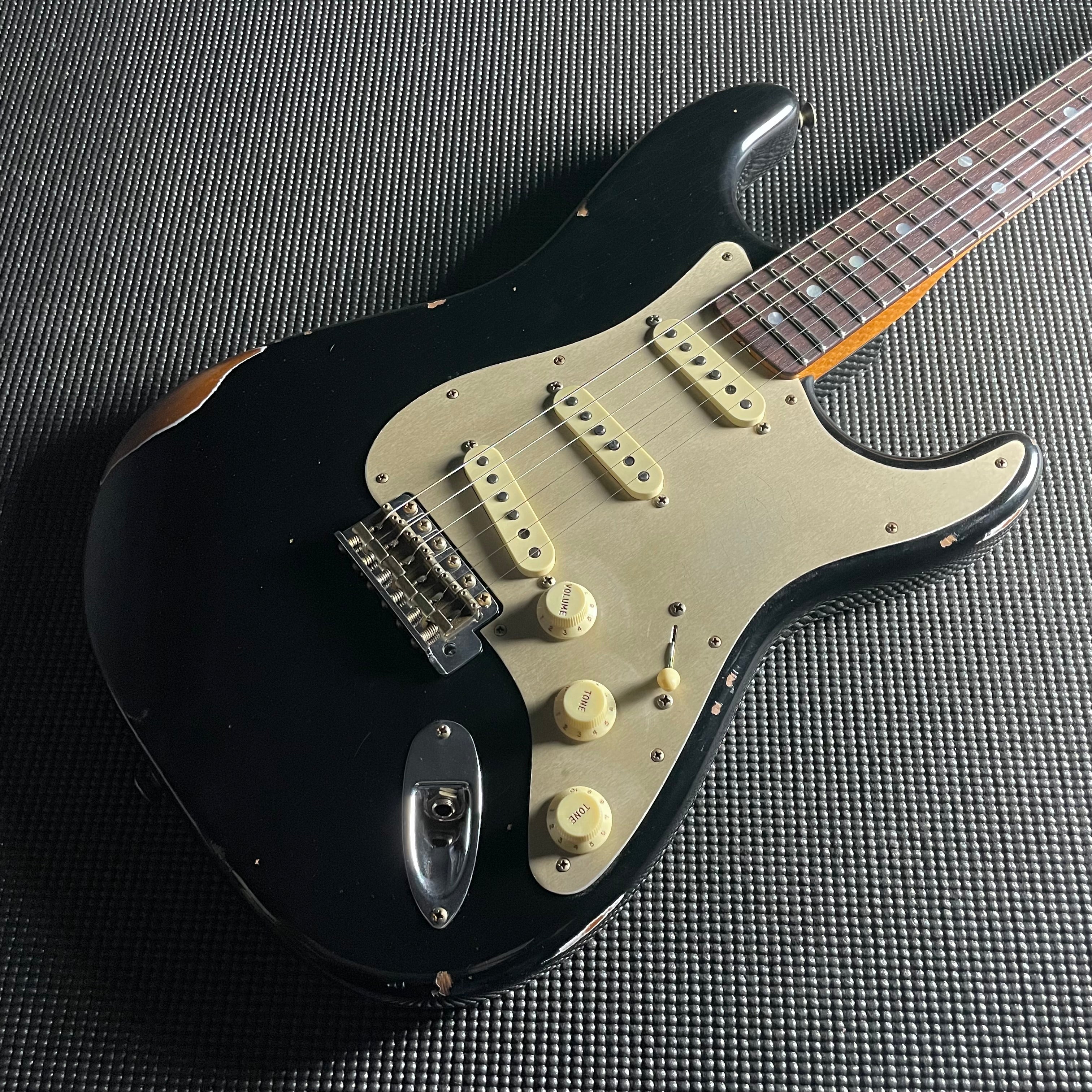 Fender Custom Shop LTD Roasted "Big Head" Stratocaster, Relic- Aged Black (7lbs 12oz) - Metronome Music Inc.