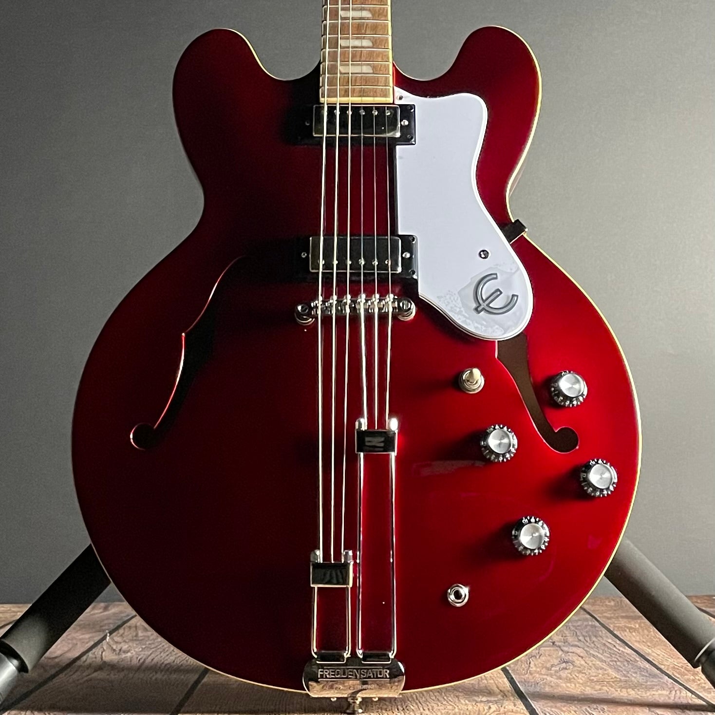 Epiphone Riviera w/Frequensator Tailpiece- Sparkling Burgundy (7lbs 13oz) - Metronome Music Inc.