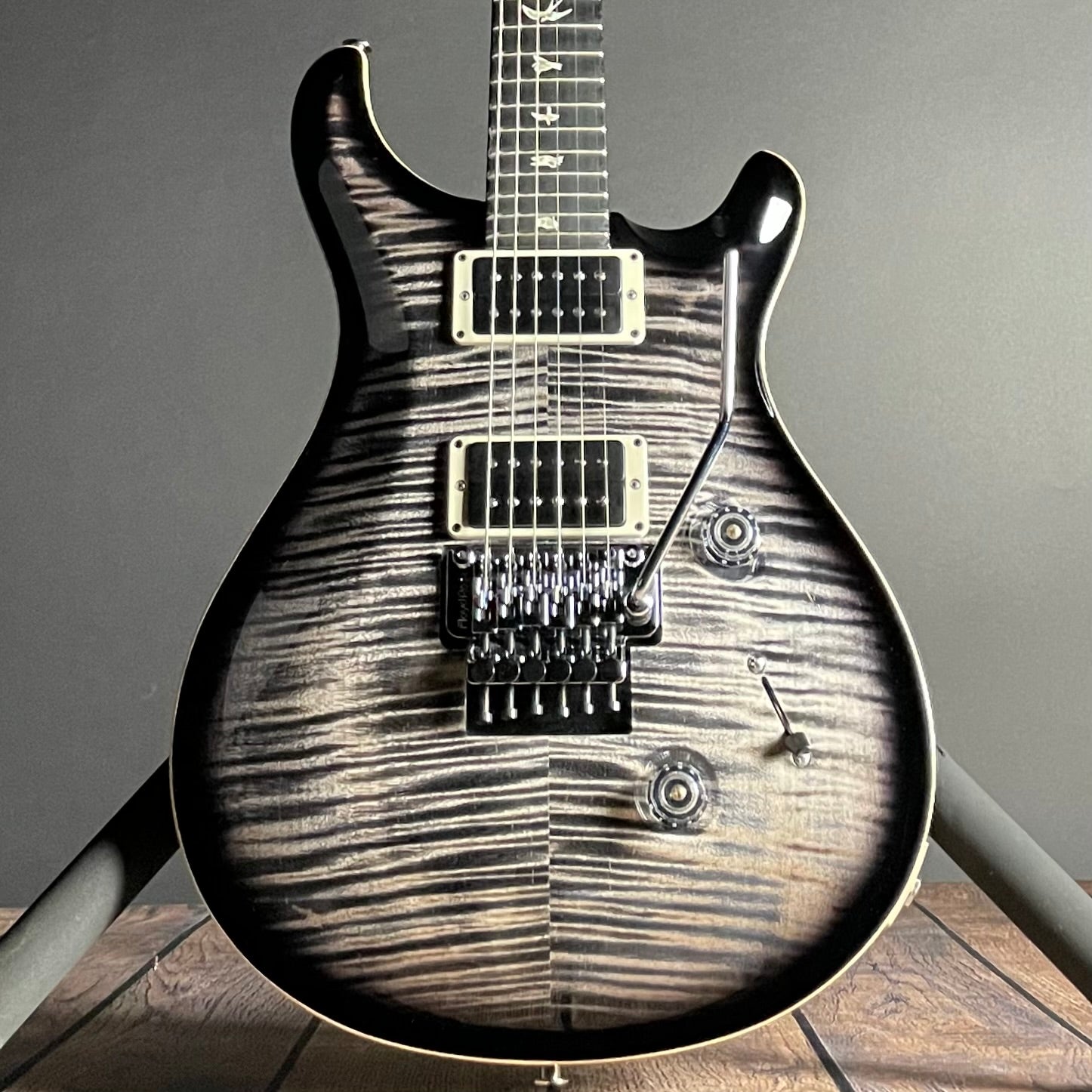 Paul Reed Smith, PRS Core Custom 24 Floyd, 10-Top- Charcoal Burst (0374458) - Metronome Music Inc.