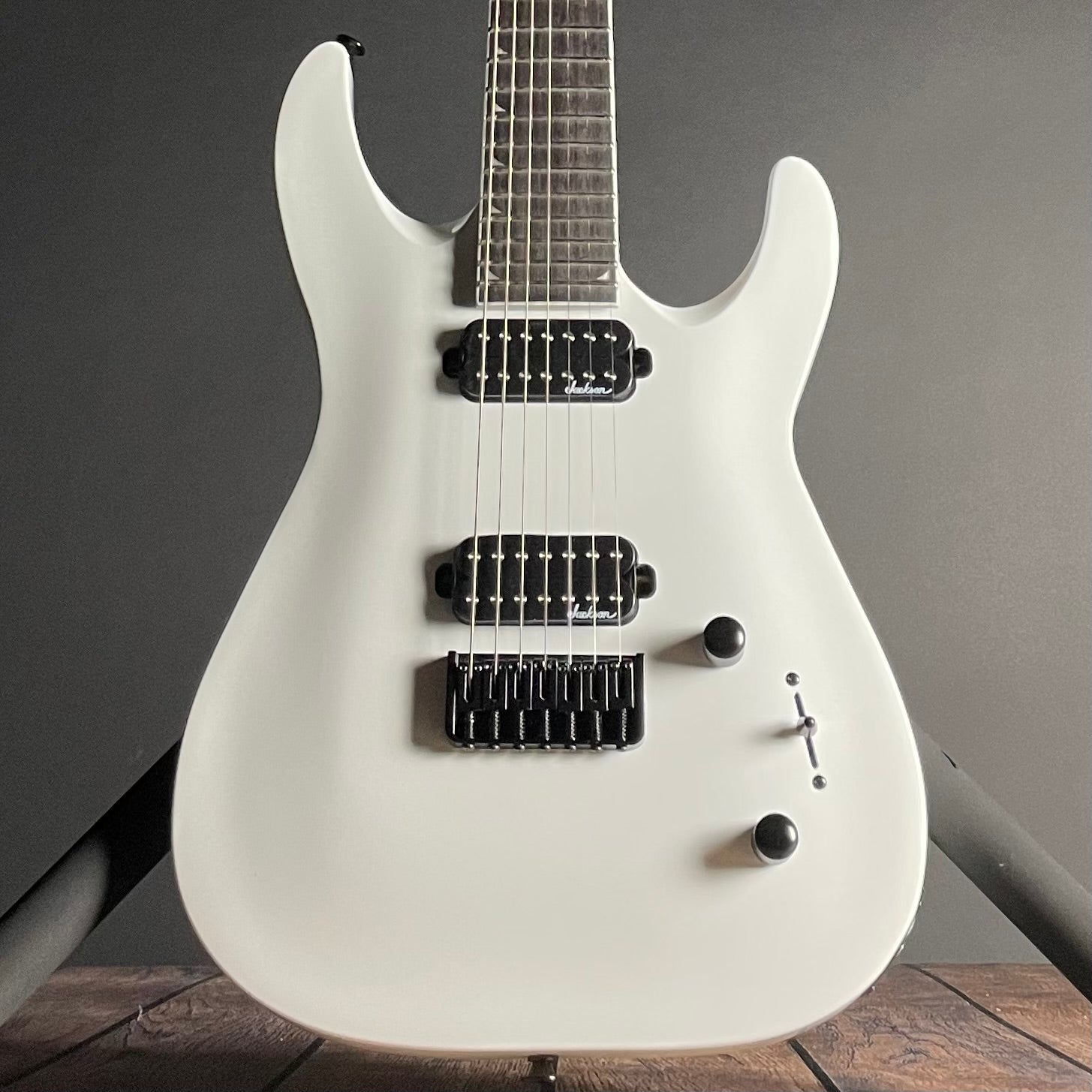 Jackson JS Series Dinky Arch Top, JS32-7 DKA, HT- Snow White - Metronome Music Inc.