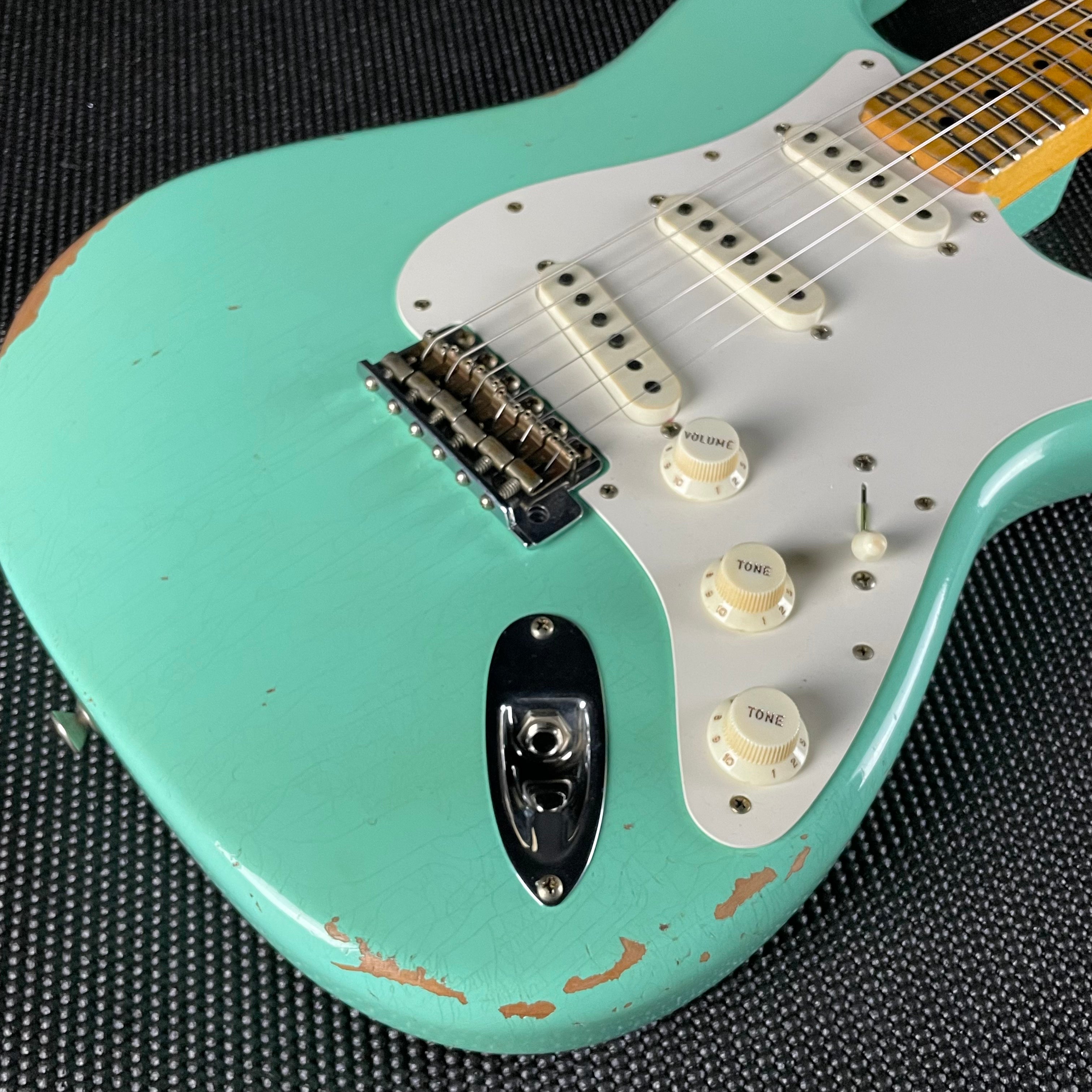 Fender Custom Shop LTD Fat 50's Stratocaster, Relic- Super Faded Aged Sea Foam Green (7lbs 9oz) - Metronome Music Inc.