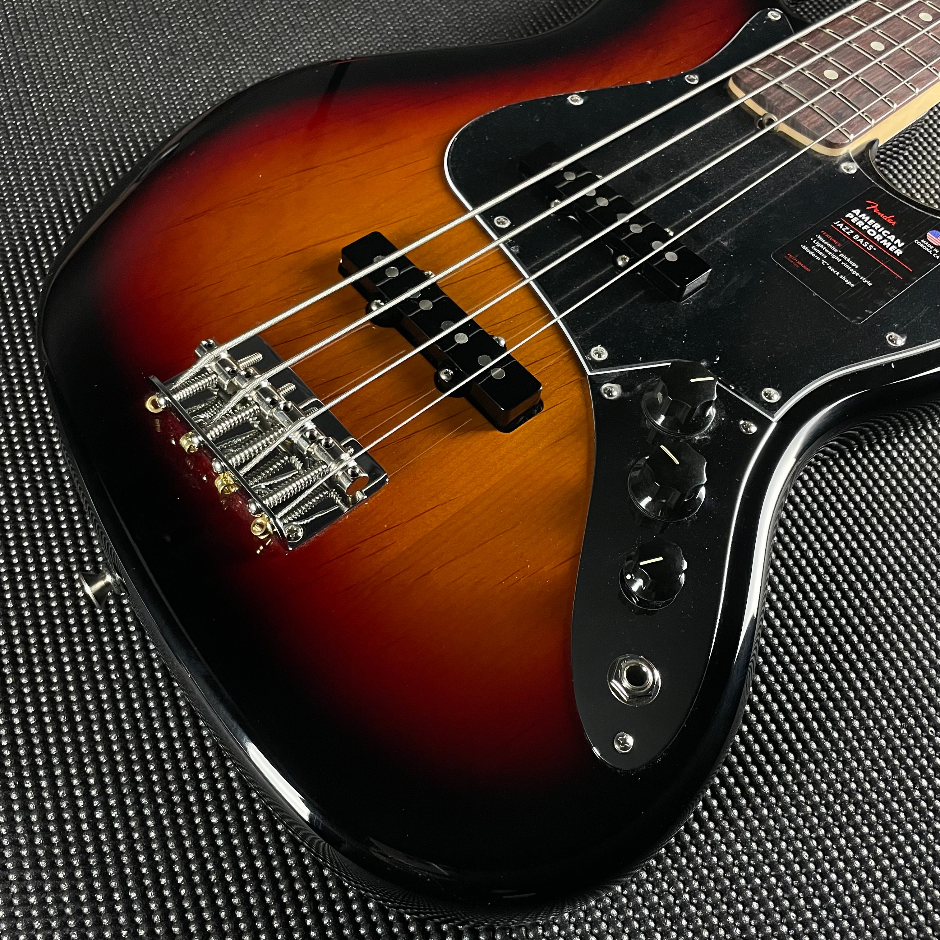 Fender American Performer Jazz Bass, Rosewood Fingerboard- 3-Color Sunburst (US23023185) - Metronome Music Inc.