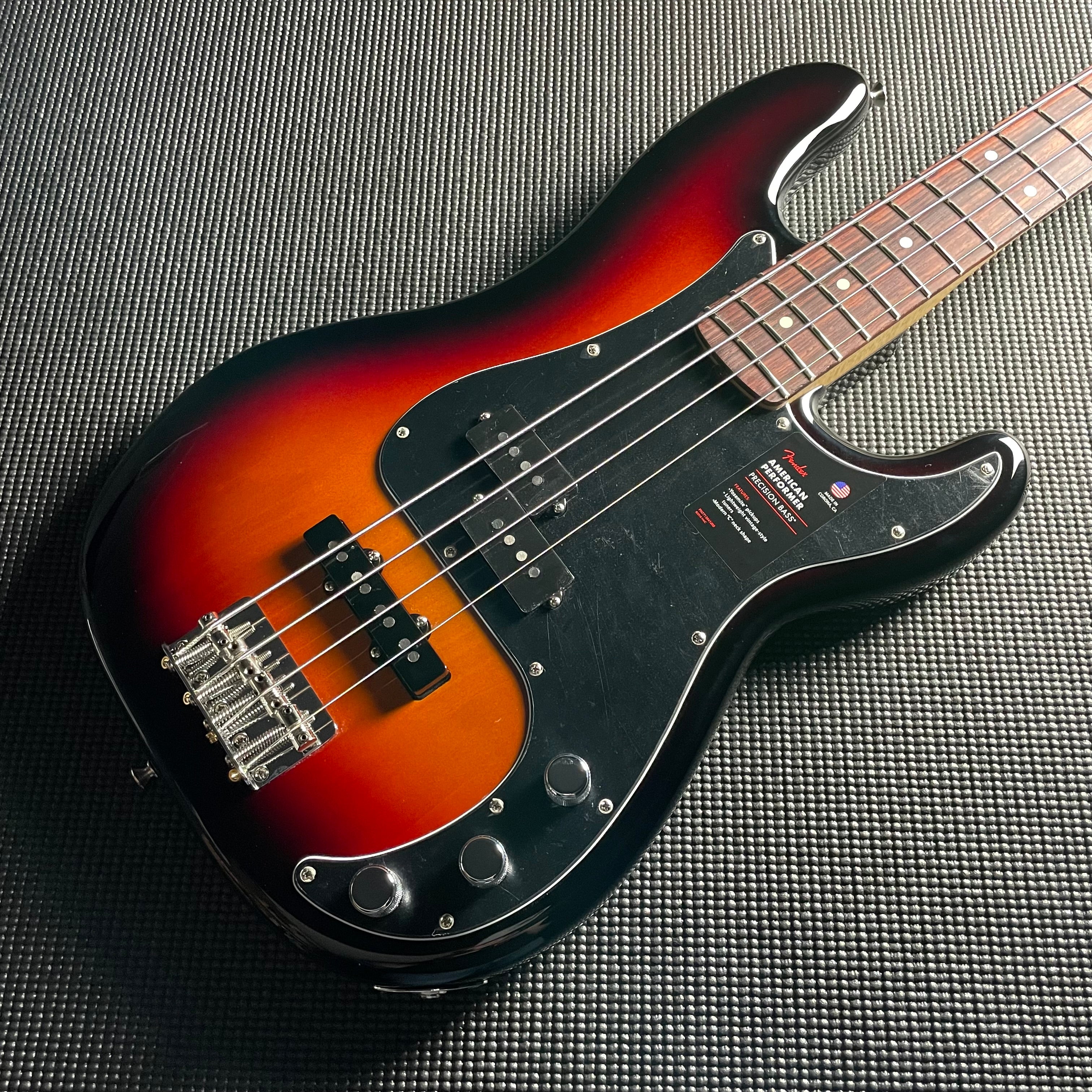 Fender American Performer Precision Bass, Rosewood- 3-Color Sunburst (US23092945) - Metronome Music Inc.