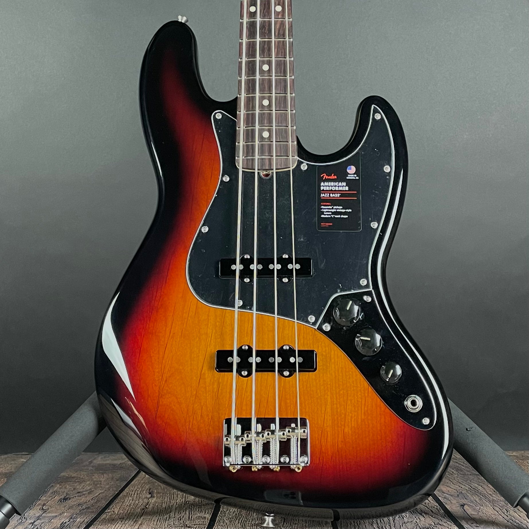 Fender American Performer Jazz Bass, Rosewood Fingerboard- 3-Color Sunburst (US23023185) - Metronome Music Inc.