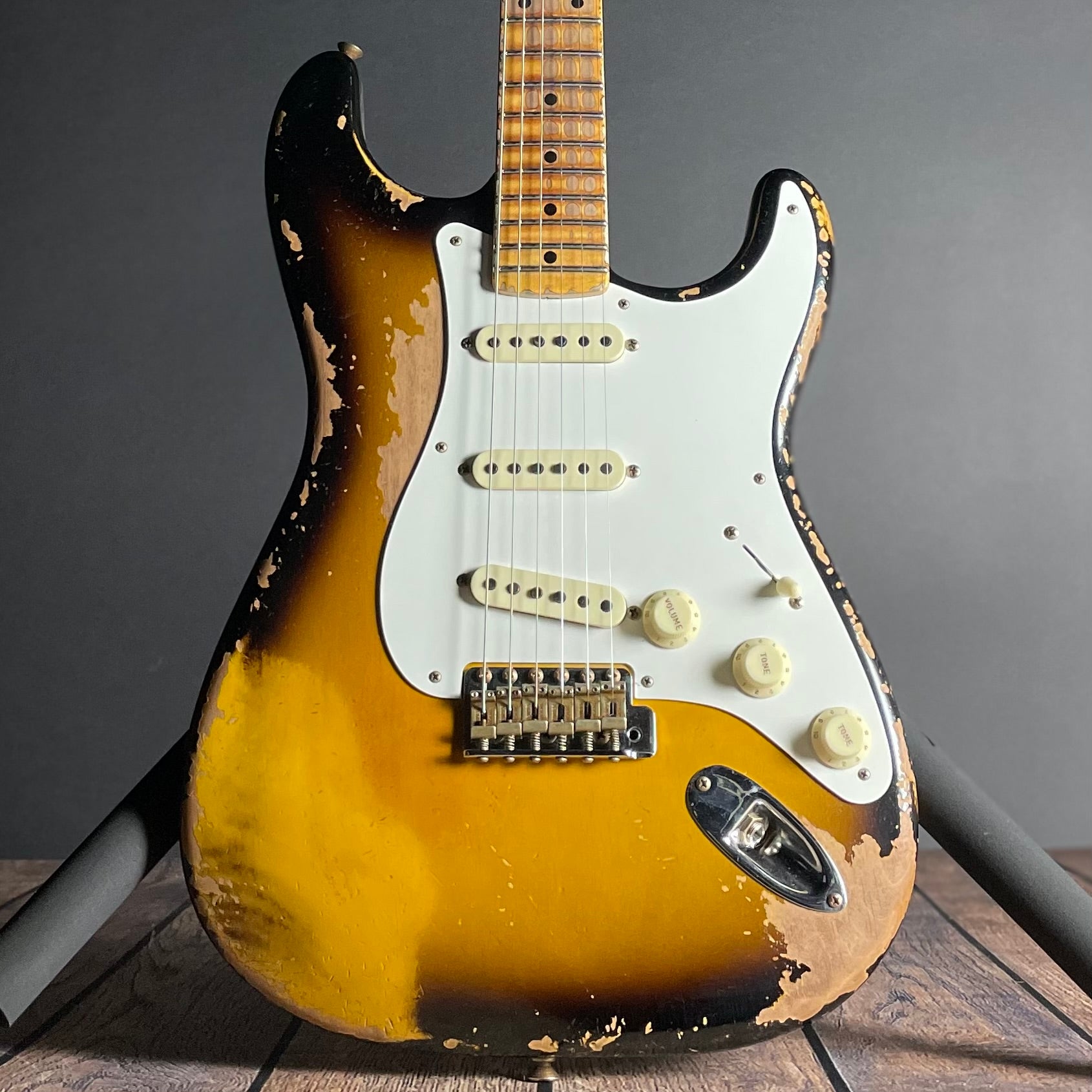 Fender Custom Shop LTD 1956 Stratocaster, Super Heavy Relic- Super Faded Aged 2-Tone Sunburst (7lbs 10oz) - Metronome Music Inc.