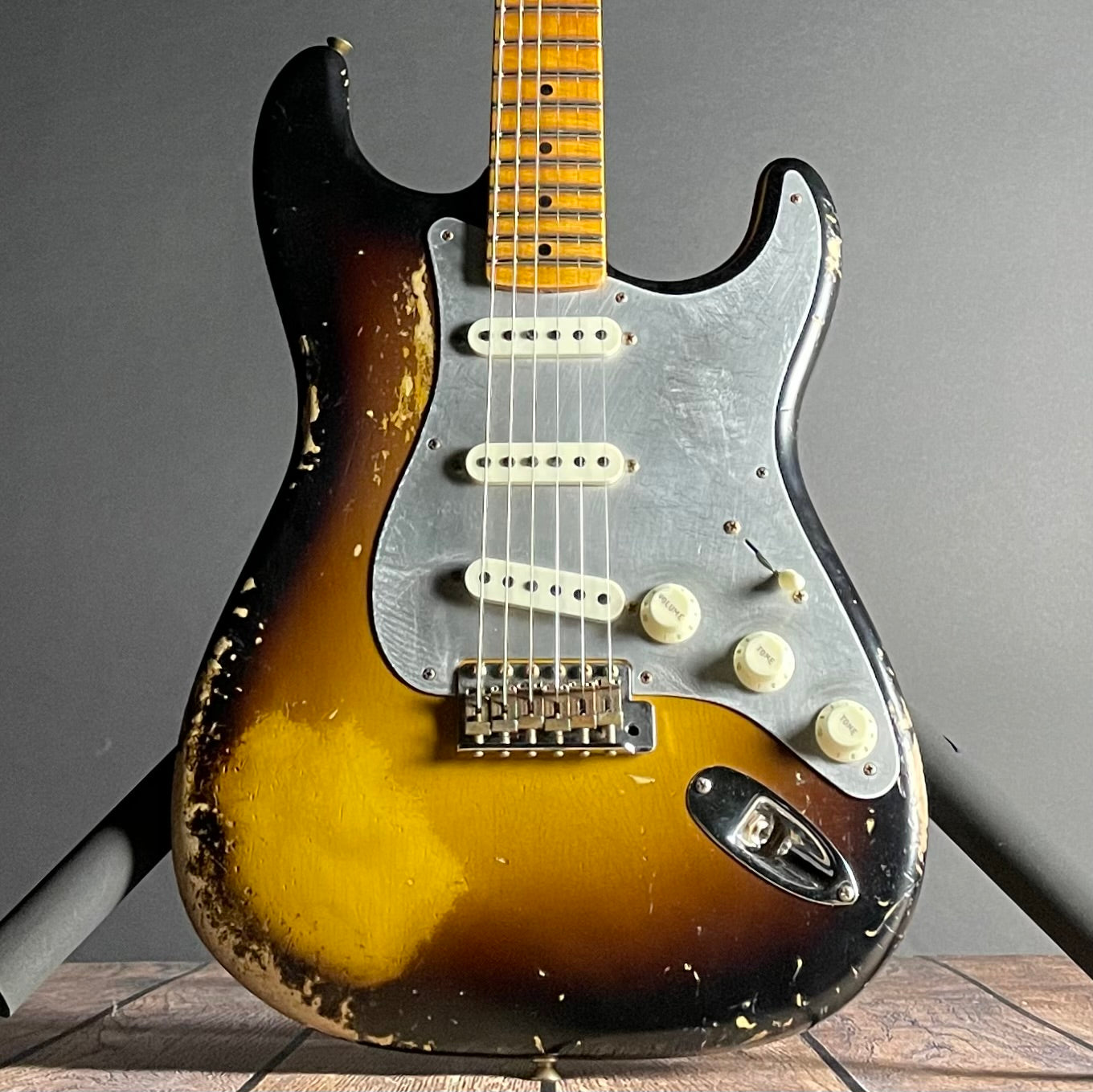 Fender Custom Shop LTD "El-Diablo" Stratocaster, Heavy Relic- Wide-Fade, 2-Color Sunburst (7lbs 13oz) - Metronome Music Inc.