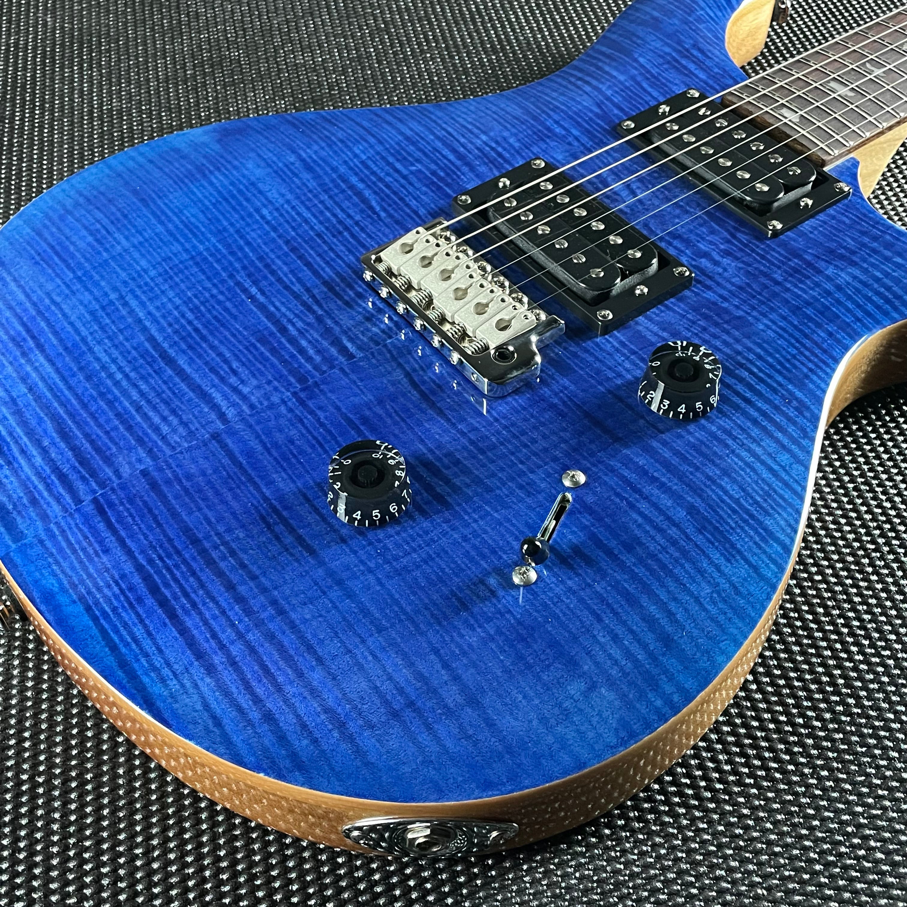 Paul Reed Smith, PRS SE Custom 24- Faded Blue (CTIE101074) - Metronome Music Inc.