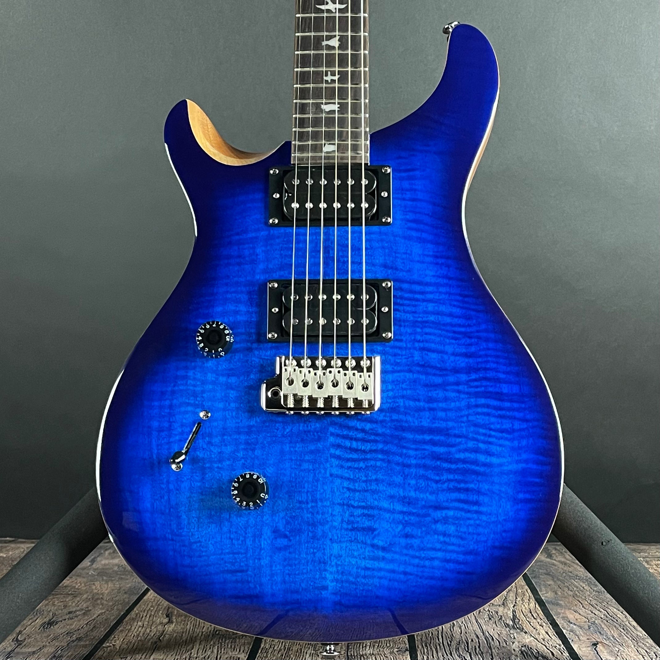 Paul Reed Smith, PRS SE Custom 24, Lefty- Faded Blue Burst  (CTIE35717) - Metronome Music Inc.