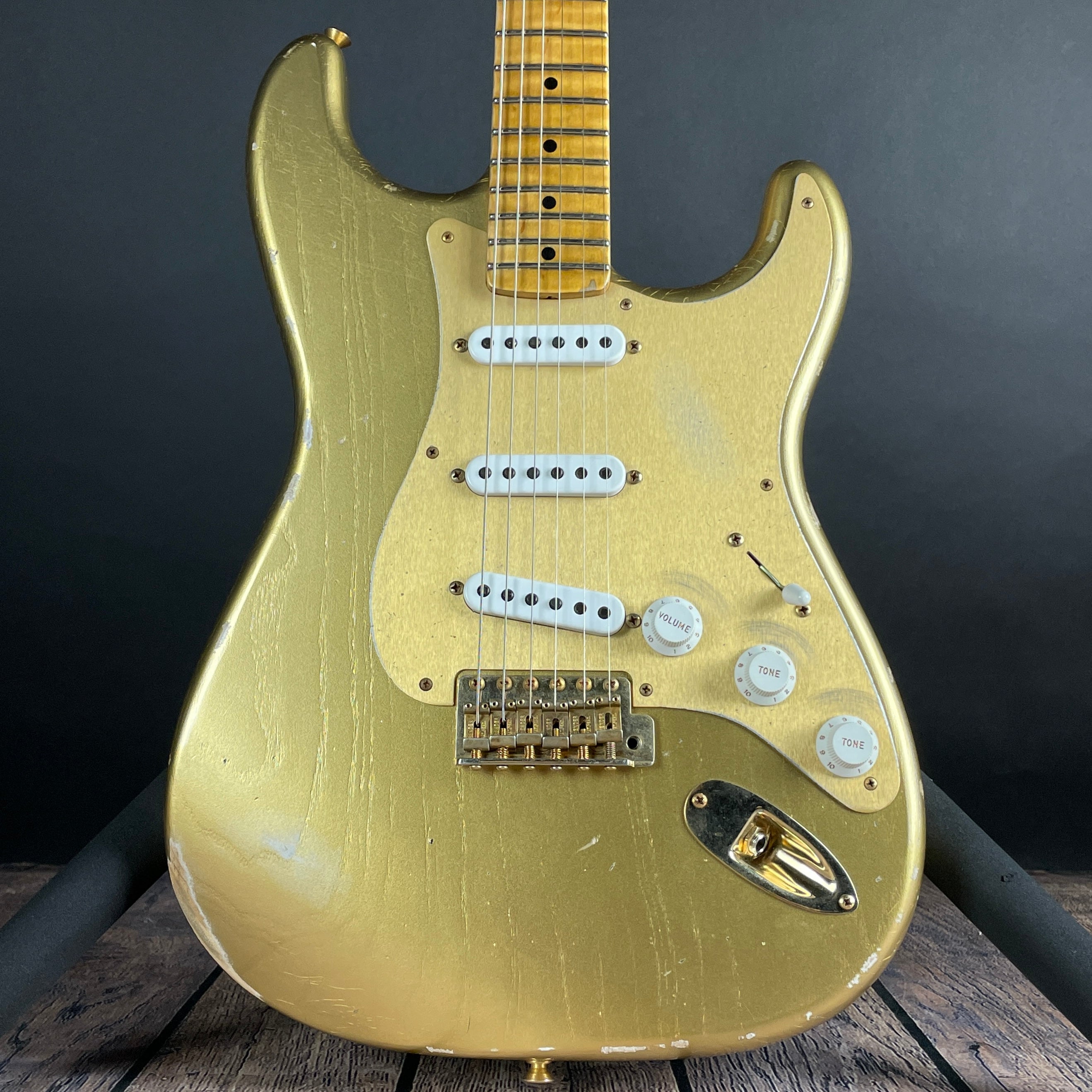 Fender Custom Shop LTD 1955 "Bone Tone" Stratocaster, Relic- Aged HLE Gold (7lbs 12oz) - Metronome Music Inc.