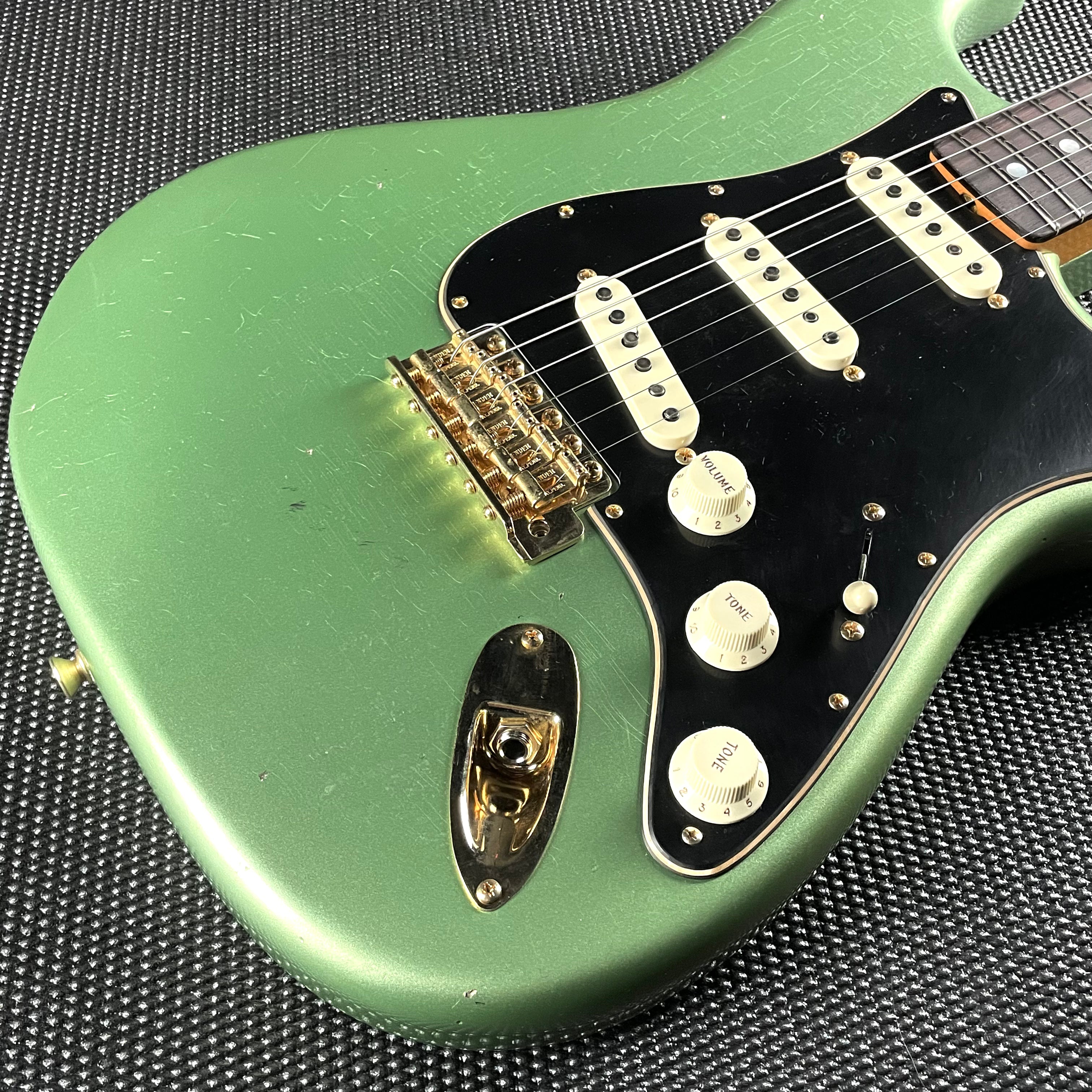 Fender Custom Shop LTD  1965 Dual-Mag Stratocaster, Journeyman Relic- Aged Sage Green Metallic (7lbs 5oz) - Metronome Music Inc.